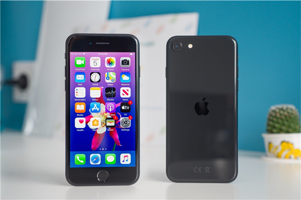 替换高通！苹果自研5G基带来了：iPhone 16E首发(图1)